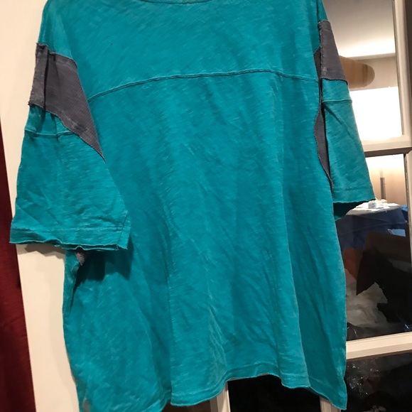 Free People t shirt - Picture 2 of 3